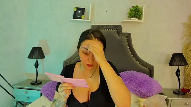 SarahCastro1  online show from July 30, 2026, 4:44 am