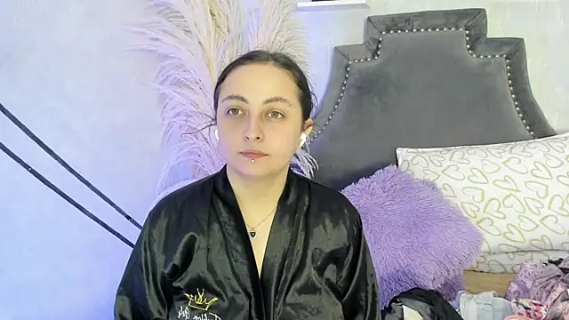 SarahCastro1  online show from August 4, 2026, 3:53 am