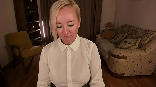 sexmom8 online show from July 28, 2026, 2:13 pm
