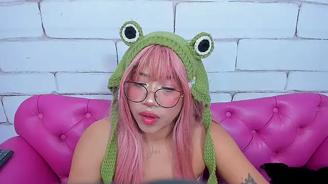 SafiroAgataaa online show from September 18, 2025, 11:23 am