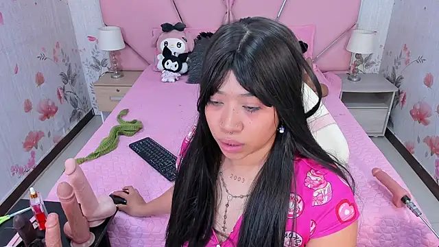 SafiroAgataaa online show from October 18, 2025, 9:59 pm