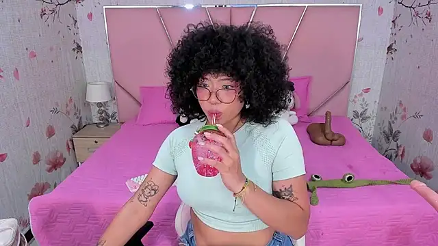 SafiroAgataaa online show from December 21, 2025, 7:54 pm