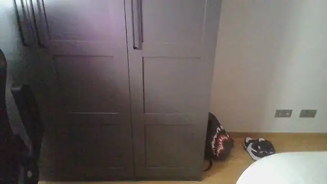 aaress22cm online show from October 17, 2025, 9:39 pm