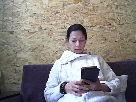 Snapshot of Milana38 chatting on October 14, 2025, 9:32 am Milana38 online show from October 14, 2025, 9:32 am