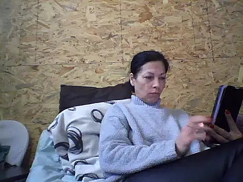 Snapshot of Milana38 chatting on November 7, 2025, 9:31 am Milana38 online show from November 7, 2025, 9:31 am