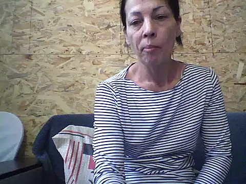 Snapshot of Milana38 chatting on November 12, 2025, 1:44 pm Milana38 online show from November 12, 2025, 1:44 pm