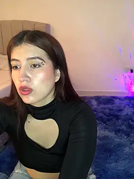 Snapshot of BrunnetAri_ chatting on October 10, 2025, 3:22 pm BrunnetAri online show from October 10, 2025, 3:22 pm