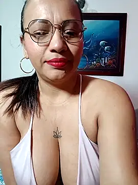 agatha sluttylatina online show from March 24, 2026, 2:49 am