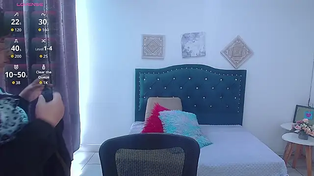 SammySmall F w online show from March 14, 2026, 1:27 pm