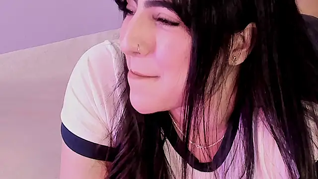 Snapshot of Camila_Matinez_ chatting on November 22, 2025, 1:04 am Camila Matinez online show from November 22, 2025, 1:04 am