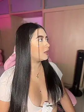Emiily Moore1 online show from April 27, 2026, 11:25 pm