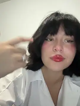 aliciia 23 online show from October 3, 2025, 3:25 am