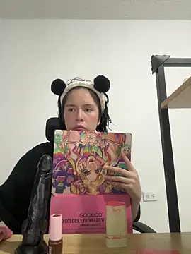 aliciia 23 online show from October 12, 2025, 4:11 am