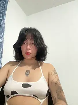 aliciia 23 online show from October 15, 2025, 4:23 am