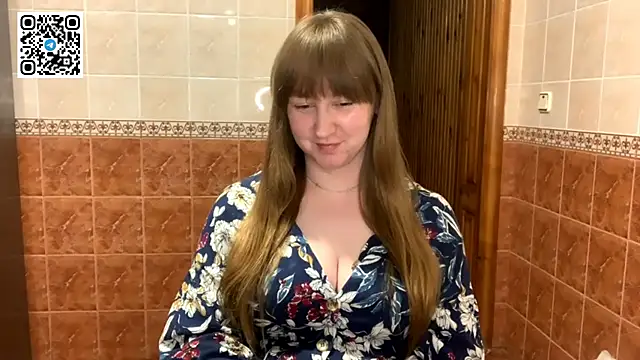 MaroonMoon  online show from September 14, 2025, 7:24 pm