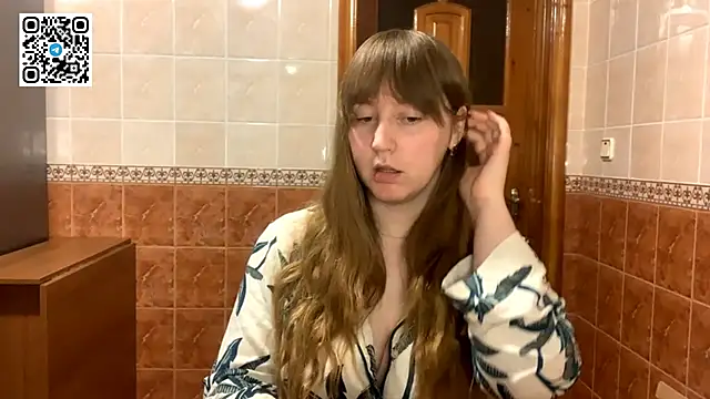 MaroonMoon  online show from October 9, 2025, 7:45 pm