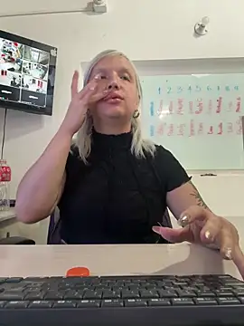 Sun Sooll  online show from March 16, 2026, 10:36 pm