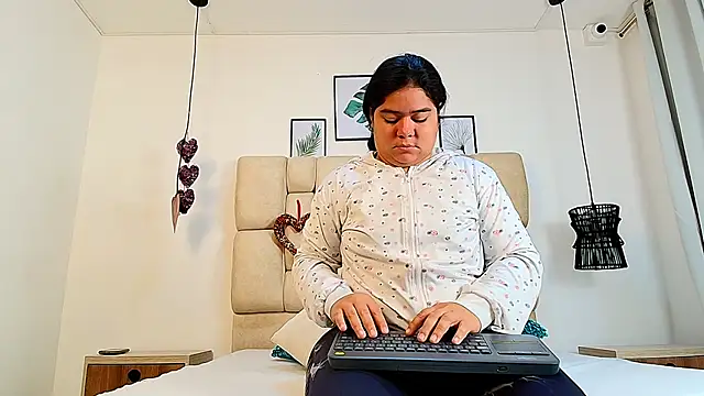 Snapshot of elizawiliamst chatting on September 27, 2025, 11:48 am elizawiliamst online show from September 27, 2025, 11:48 am