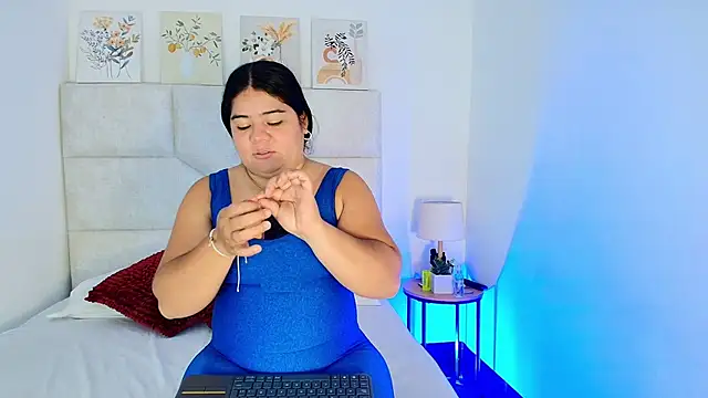 elizawiliamst online show from May 20, 2026, 2:56 pm