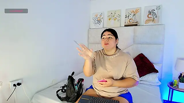 elizawiliamst online show from June 12, 2026, 12:15 pm