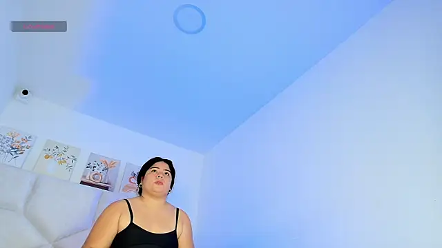 elizawiliamst online show from June 20, 2026, 11:57 am