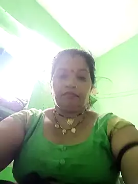 Snapshot of Manavi_x chatting on November 9, 2025, 8:40 pm Manavi x online show from November 9, 2025, 8:40 pm