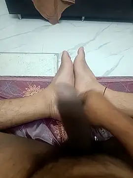 bobby3374 online show from December 13, 2025, 11:43 pm