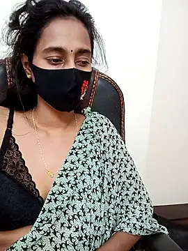 Softecho-03 online show from November 3, 2025, 9:05 pm