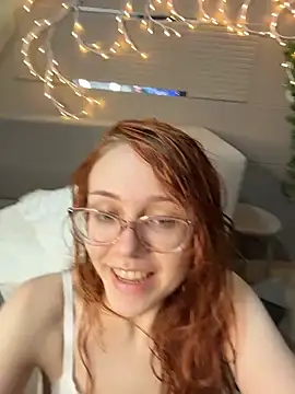 Snapshot of PollyVinice chatting on June 12, 2026, 4:39 pm PollyVinice online show from June 12, 2026, 4:39 pm