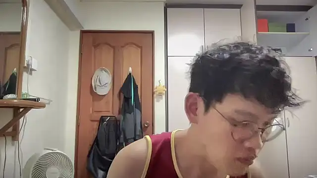 Passionatetwink2 online show from September 17, 2025, 5:42 am