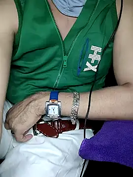 Snapshot of chocolate_alone chatting on September 30, 2025, 6:24 pm chocolate alone online show from September 30, 2025, 6:24 pm