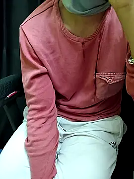 Snapshot of chocolate_alone chatting on November 30, 2025, 4:44 pm chocolate alone online show from November 30, 2025, 4:44 pm