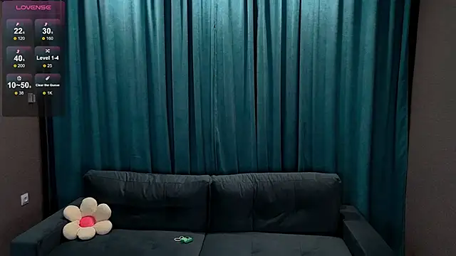 AnnieKim  online show from November 26, 2025, 2:07 pm