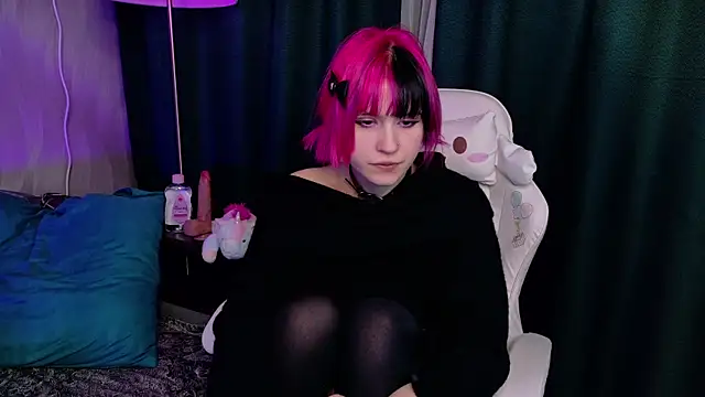 KikiMoor online show from October 23, 2025, 9:19 am