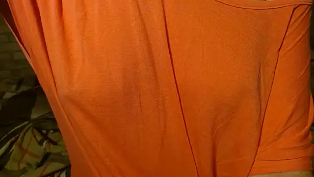 Snapshot of LorraineOSun chatting on June 17, 2026, 7:15 pm LorraineOSun online show from June 17, 2026, 7:15 pm
