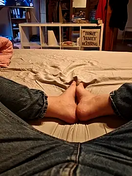 Snapshot of Horny_mummy chatting on February 12, 2026, 7:36 am Horny mummy online show from February 12, 2026, 7:36 am