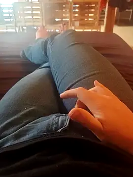 Snapshot of Horny_mummy chatting on April 3, 2026, 10:35 am Horny mummy online show from April 3, 2026, 10:35 am