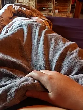 Snapshot of Horny_mummy chatting on April 5, 2026, 6:21 am Horny mummy online show from April 5, 2026, 6:21 am