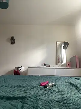 Snapshot of DouceAngela69 chatting on September 21, 2025, 9:44 am DouceAngela69 online show from September 21, 2025, 9:44 am