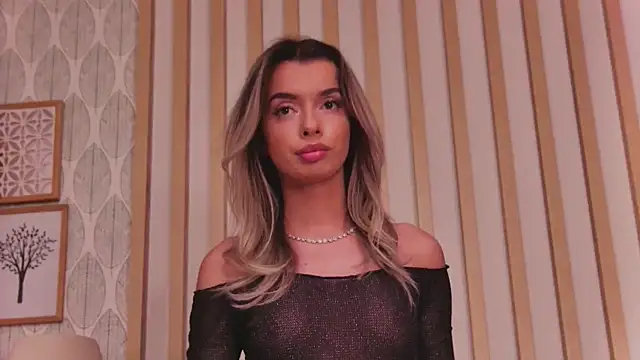 Snapshot of LollyShine chatting on November 15, 2025, 7:21 pm LollyShine online show from November 15, 2025, 7:21 pm