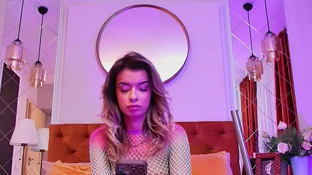 Snapshot of LollyShine chatting on November 28, 2025, 8:00 pm LollyShine online show from November 28, 2025, 8:00 pm