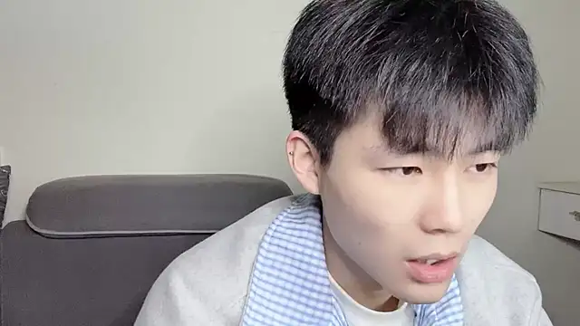 xiaoyang5200 online show from November 21, 2025, 2:27 pm