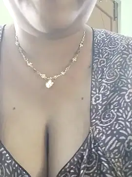 Snapshot of Geetha227 chatting on September 28, 2025, 4:07 am Geetha227 online show from September 28, 2025, 4:07 am