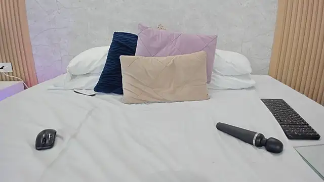 Snapshot of NaomyCollins__ chatting on July 28, 2026, 7:39 pm NaomyCollins online show from July 28, 2026, 7:39 pm