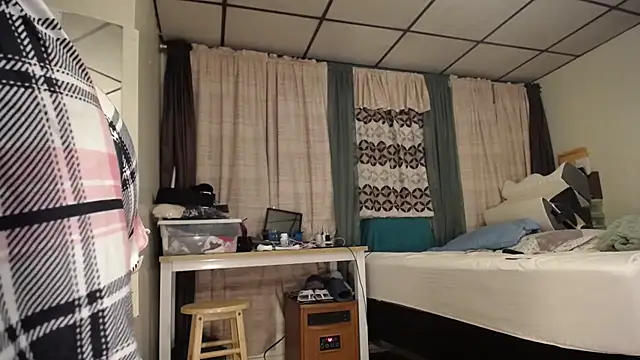 Snapshot of ANALTRAINING4U2 chatting on February 21, 2025, 4:18 am ANALTRAINING4U2 online show from February 21, 2025, 4:18 am