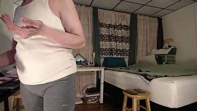 Snapshot of ANALTRAINING4U2 chatting on March 1, 2025, 4:37 am ANALTRAINING4U2 online show from March 1, 2025, 4:37 am