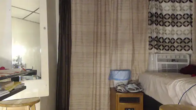 Snapshot of ANALTRAINING4U2 chatting on October 4, 2025, 7:50 am ANALTRAINING4U2 online show from October 4, 2025, 7:50 am