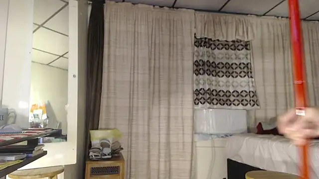 Snapshot of ANALTRAINING4U2 chatting on October 27, 2025, 2:59 am ANALTRAINING4U2 online show from October 27, 2025, 2:59 am