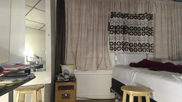 Snapshot of ANALTRAINING4U2 chatting on November 21, 2025, 4:44 am ANALTRAINING4U2 online show from November 21, 2025, 4:44 am