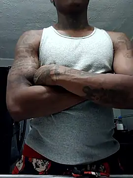 Snapshot of Dropdingo chatting on October 13, 2025, 5:18 am Dropdingo online show from October 13, 2025, 5:18 am